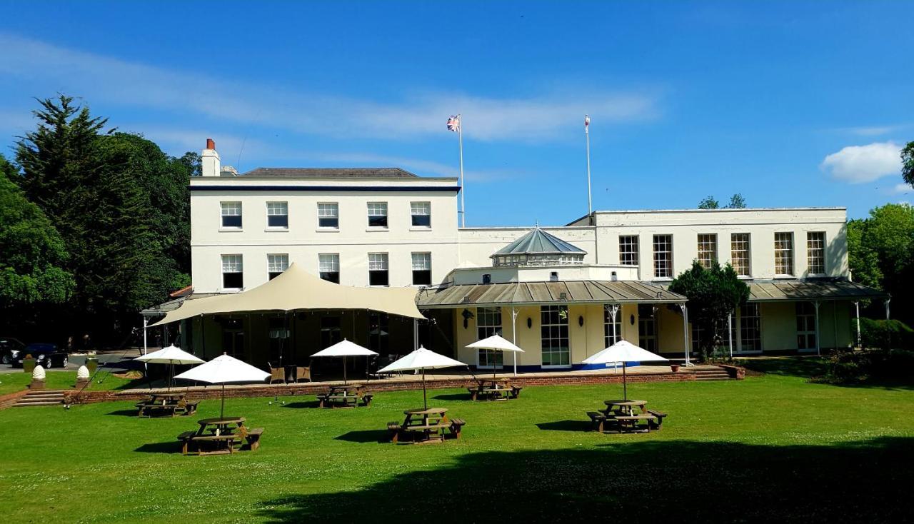 Mercure Thurrock Stifford Hall Hotel 3*