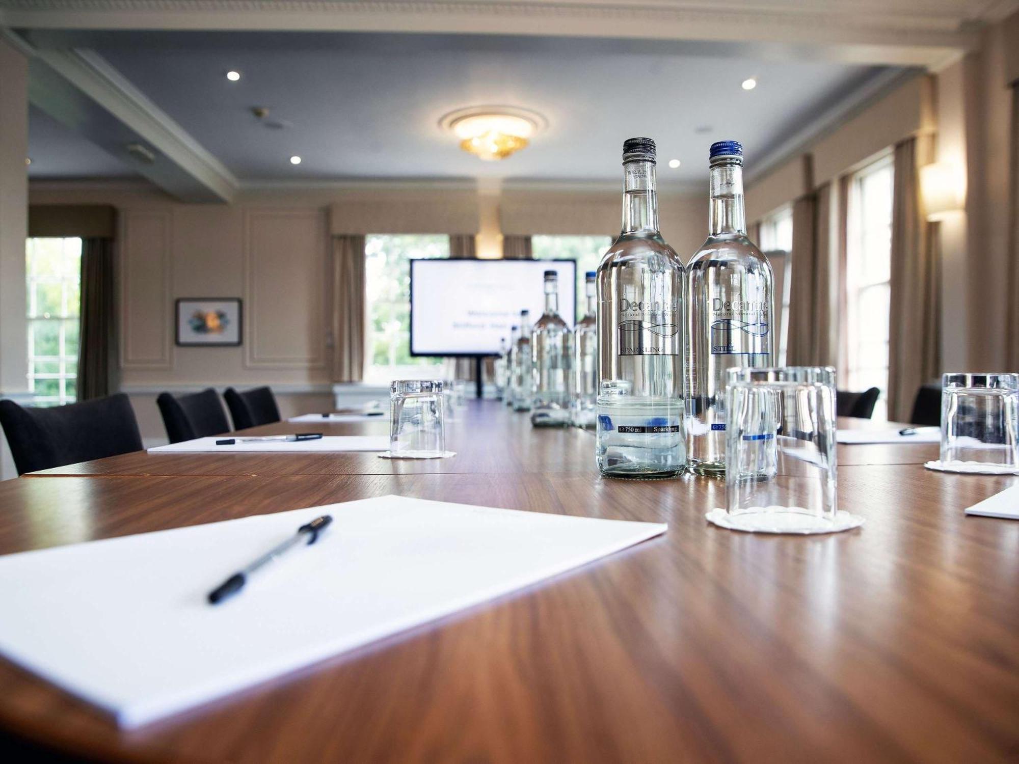 Mercure Thurrock Stifford Hall 3*
