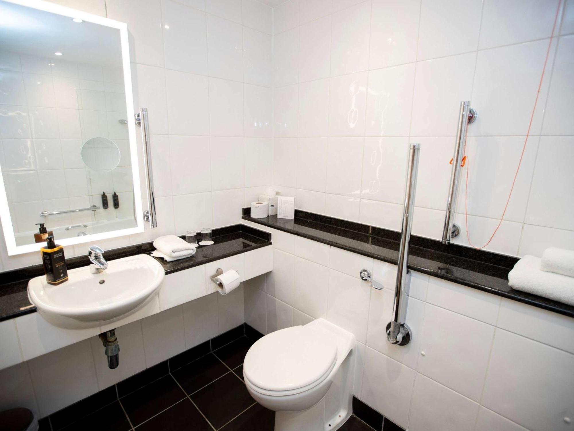 Mercure Thurrock Stifford Hall 3* Grays