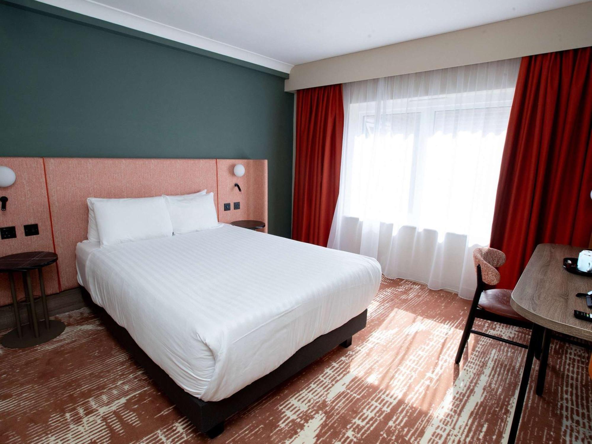 Mercure Thurrock Stifford Hall Hotel 3*