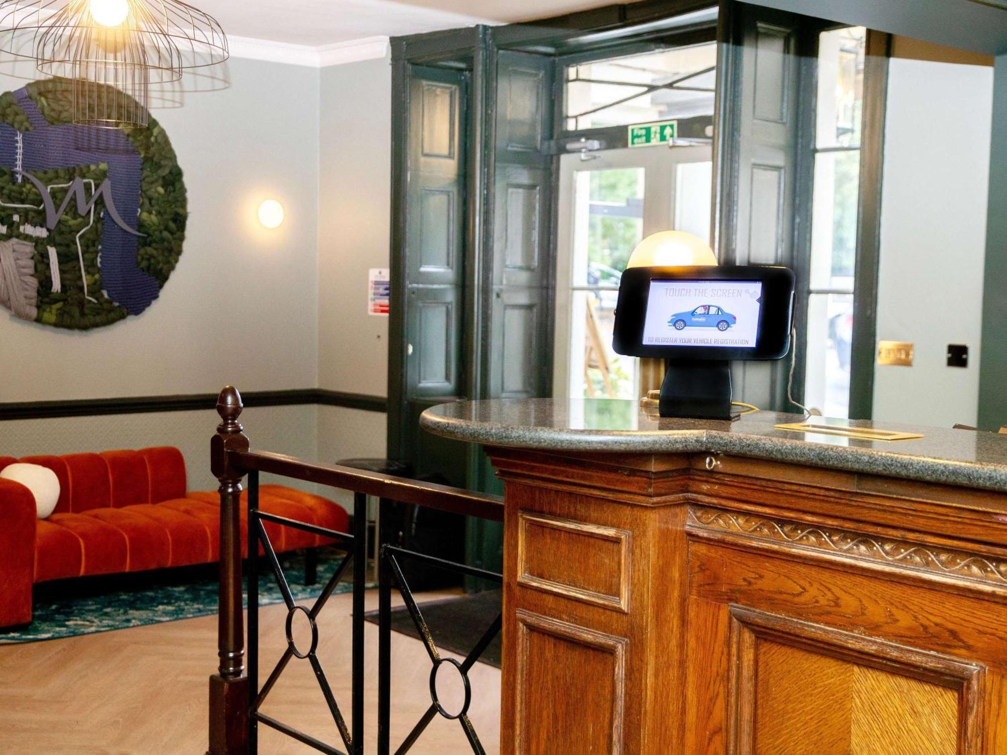 Mercure Thurrock Stifford Hall Hotel