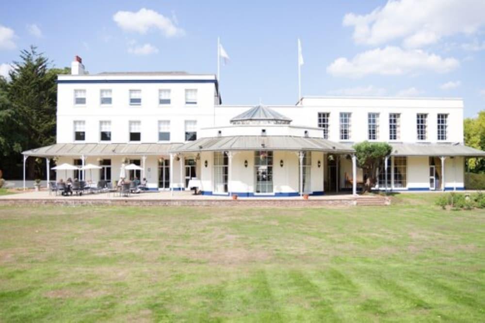 Mercure Thurrock Stifford Hall 3* Grays