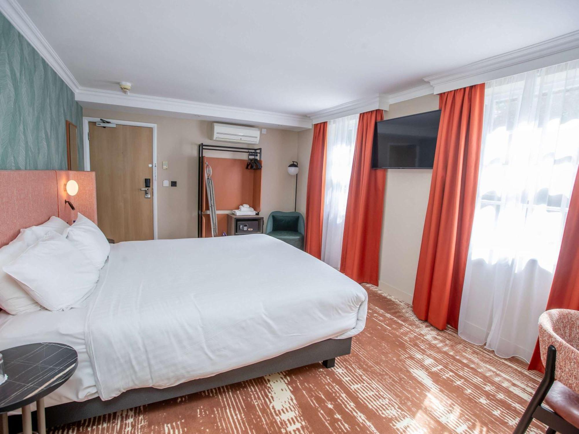 Mercure Thurrock Stifford Hall Hotel