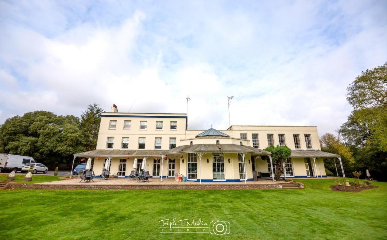 Mercure Thurrock Stifford Hall Hotel
